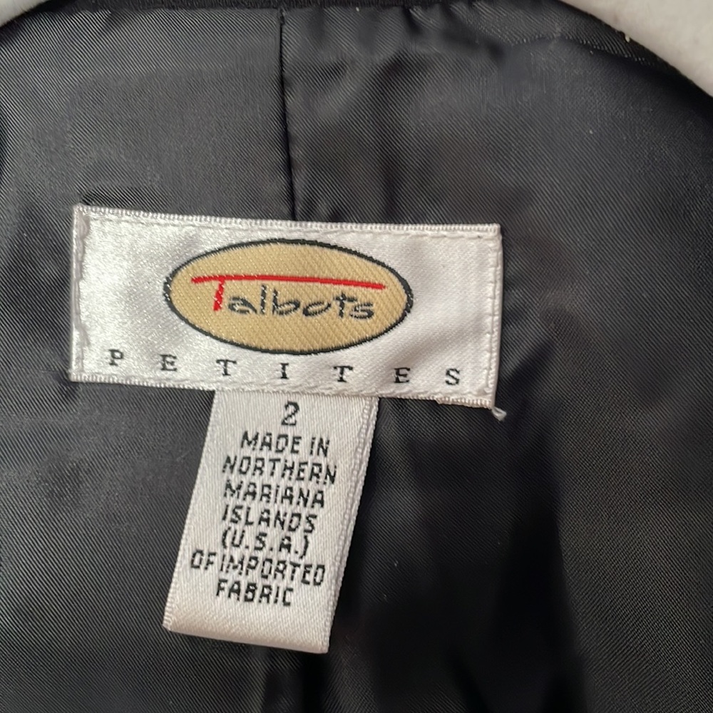 Talbots size 2p blazer, excellent condition - Picture 2 of 4